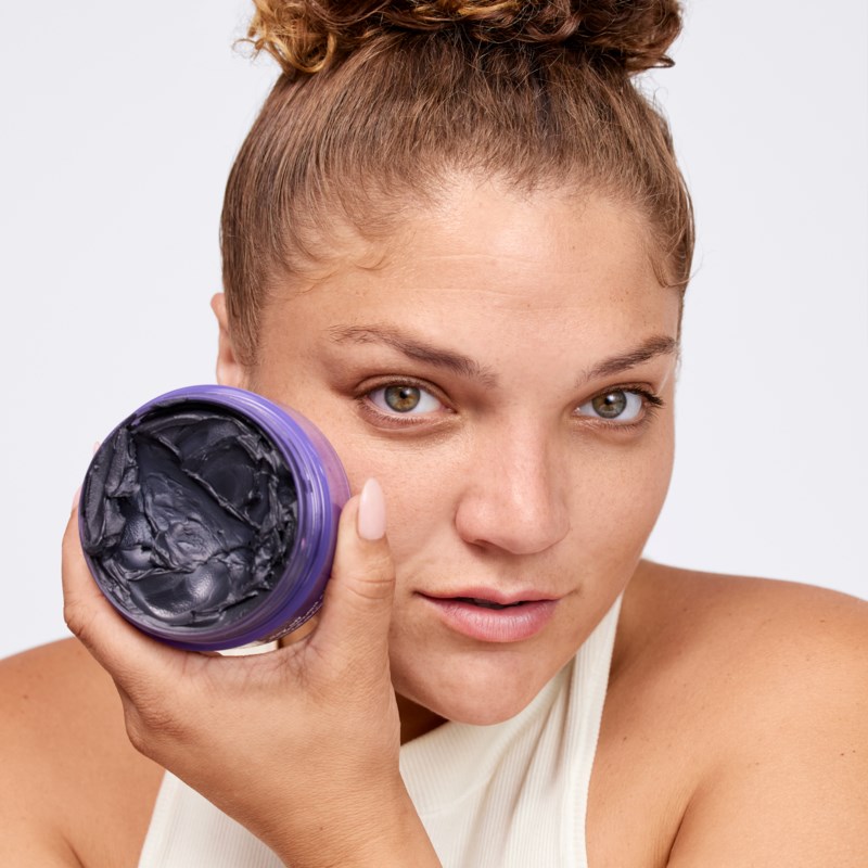 Take the day off charcoal detoxifying cleansing balm 3