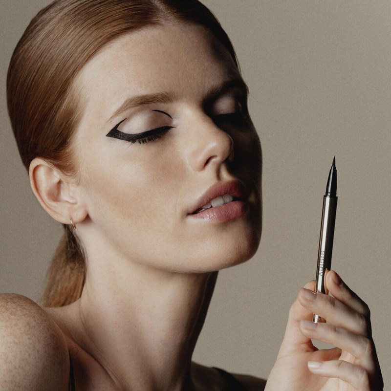 Ligne noire eyeliner deep black 5