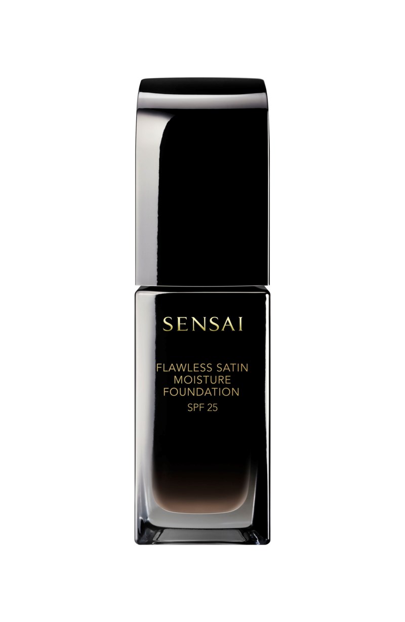 Flawless satin moisture foundation 204 honey beige 2
