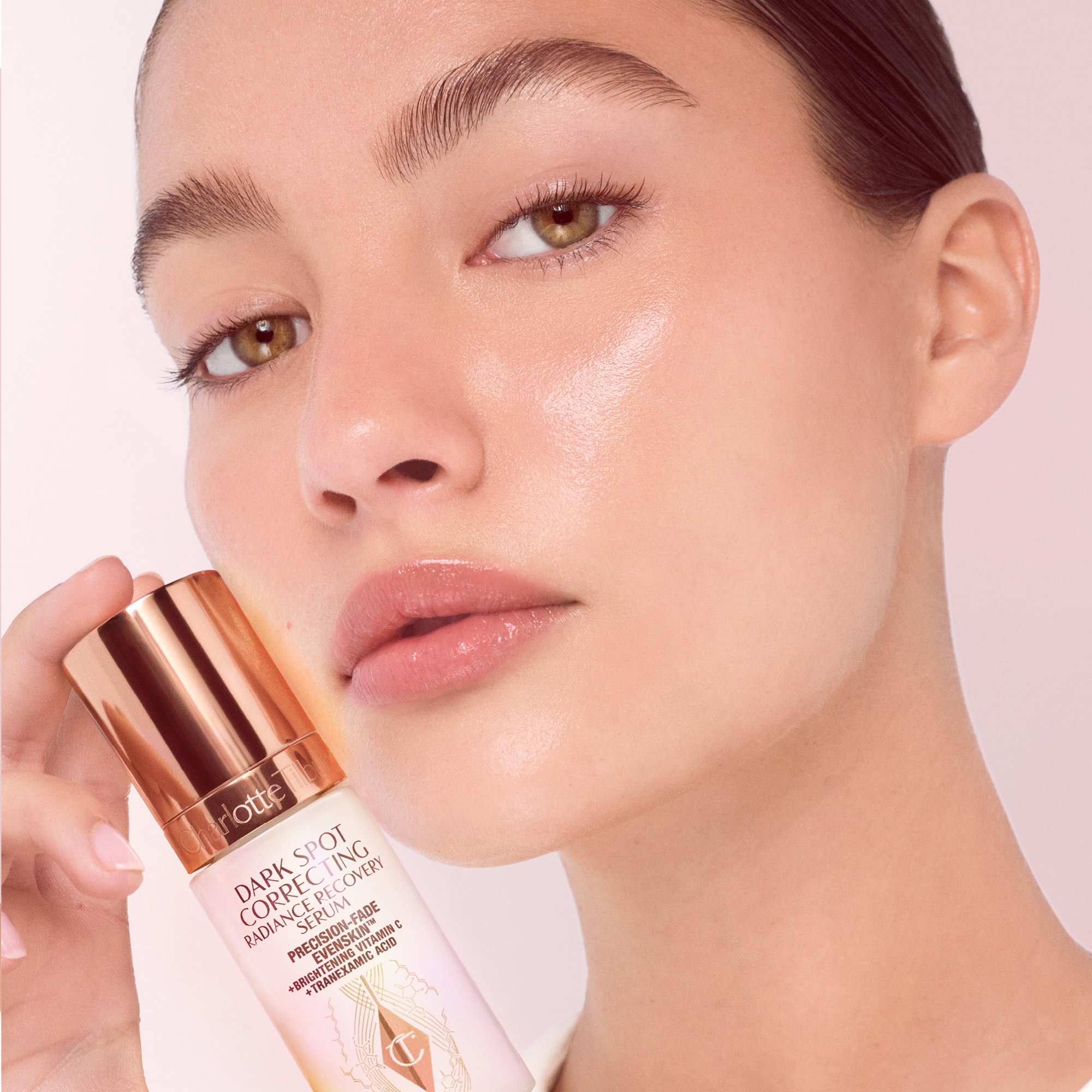 Charlotte Tilbury Köp exklusiva produkter från Tilbury NK
