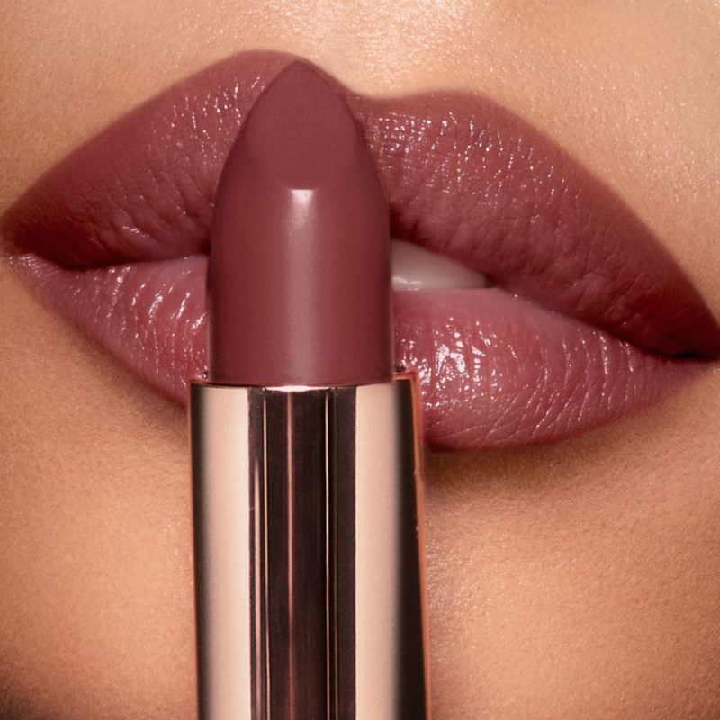K.i.s.s.i.n.g lipstick night crimson 16