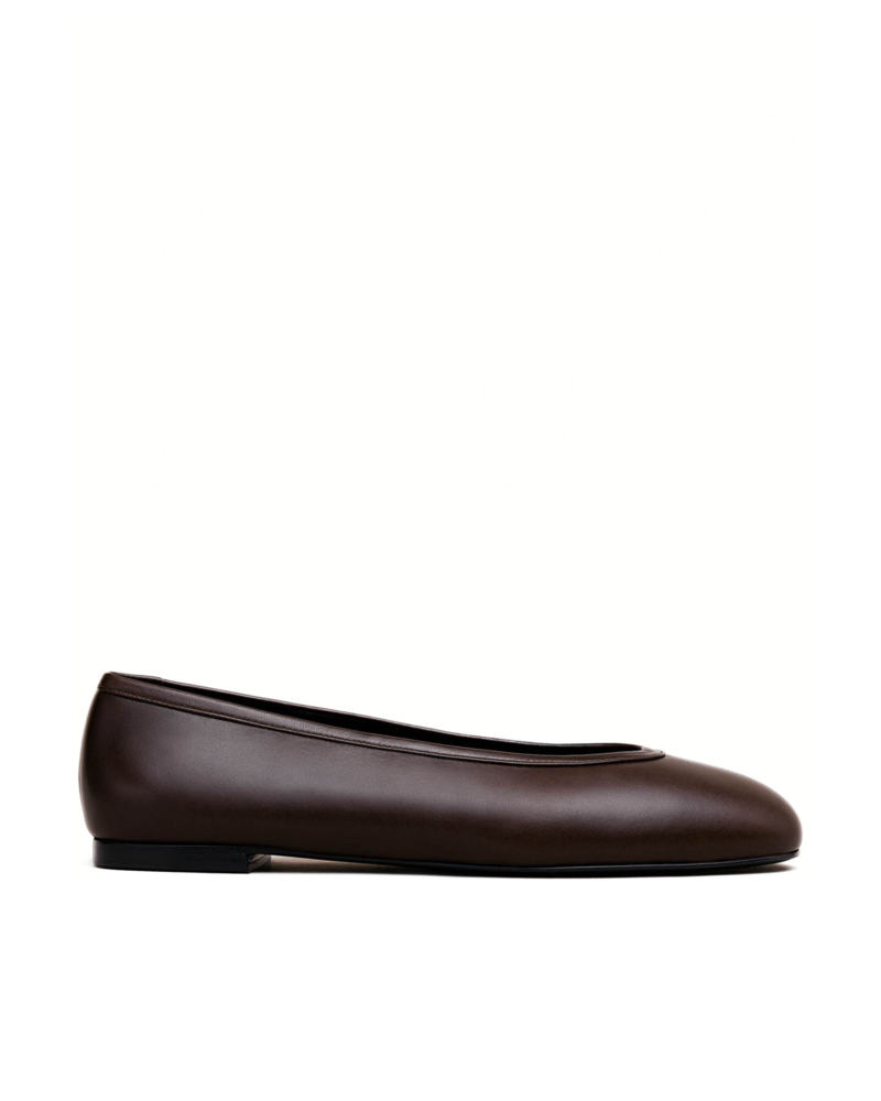 The ballet flat ballerina