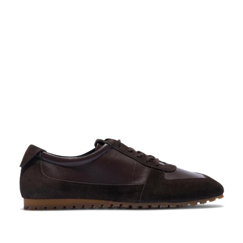 Uma sneaker