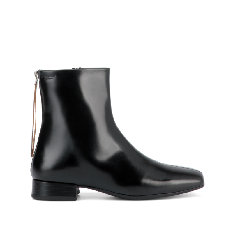 Mona boot