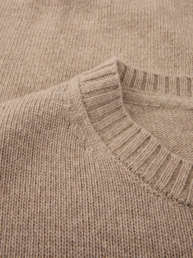 Tjockstickad tröja rundhals beige 7