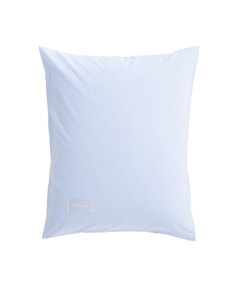 Wall st poplin dot örngott light blue 50x60 cm, light blue från Magniberg