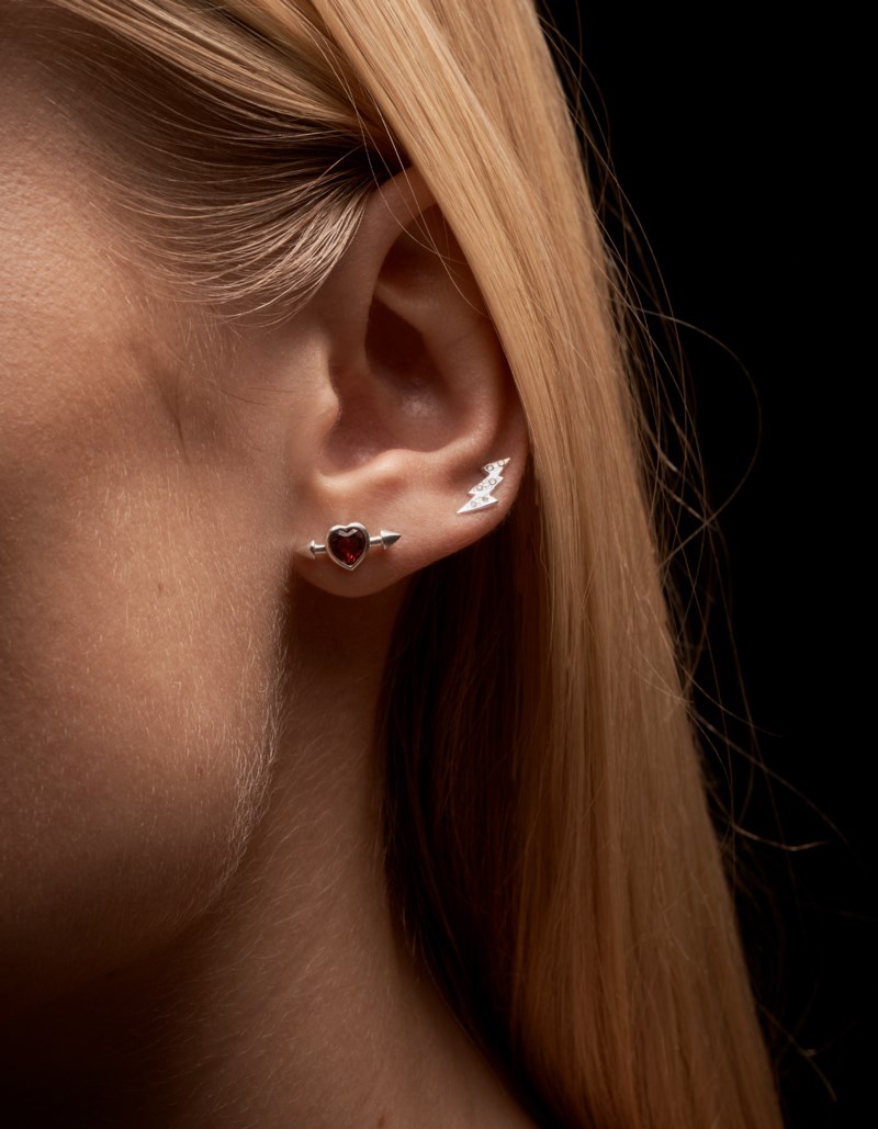 Maria Nilsdotter Pierced heart ear stud örhängen dam – bild 2