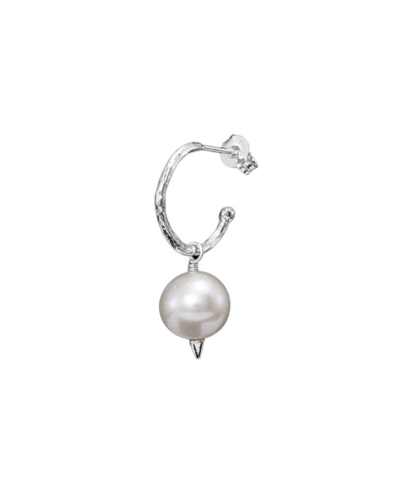 Pierced pearl earring sötvattenspärla guld 1
