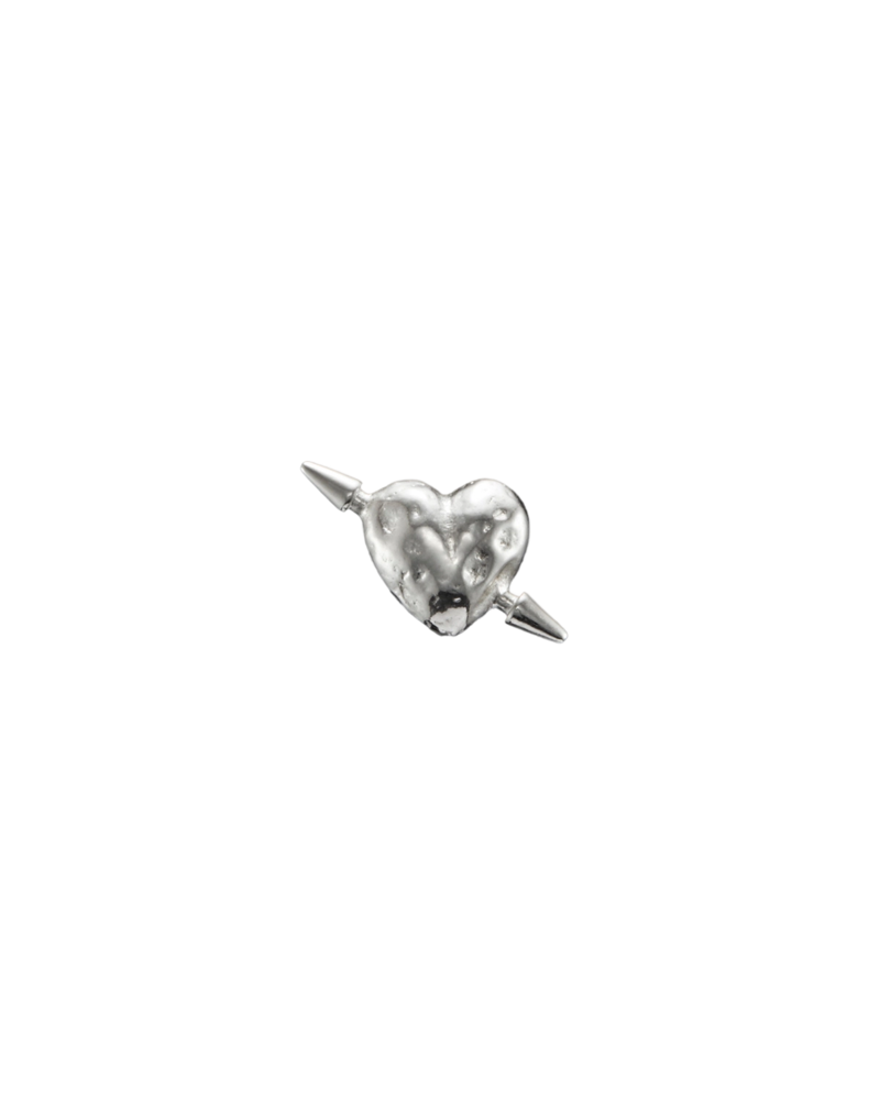Tiny tuvstarrs heart ear stud