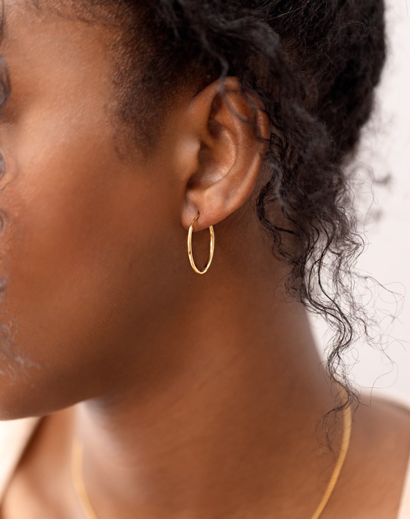 Syster P Örhänge beloved medium hoops örhängen dam – bild 2