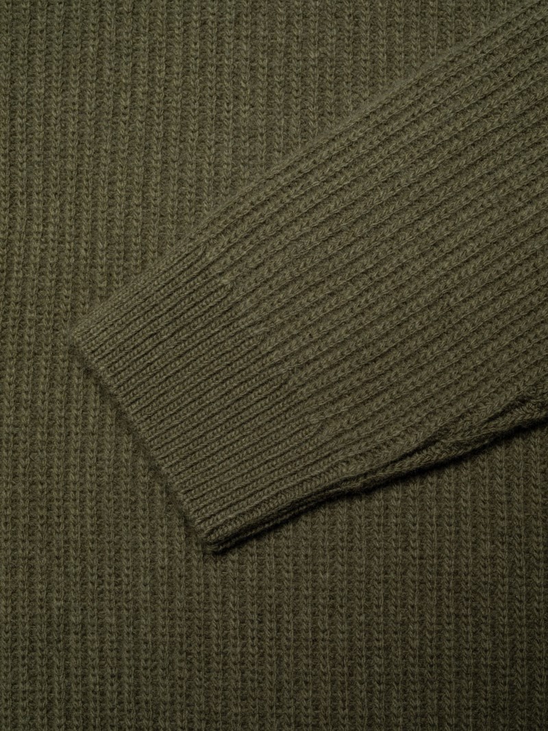 Stickad tröja august olive 2