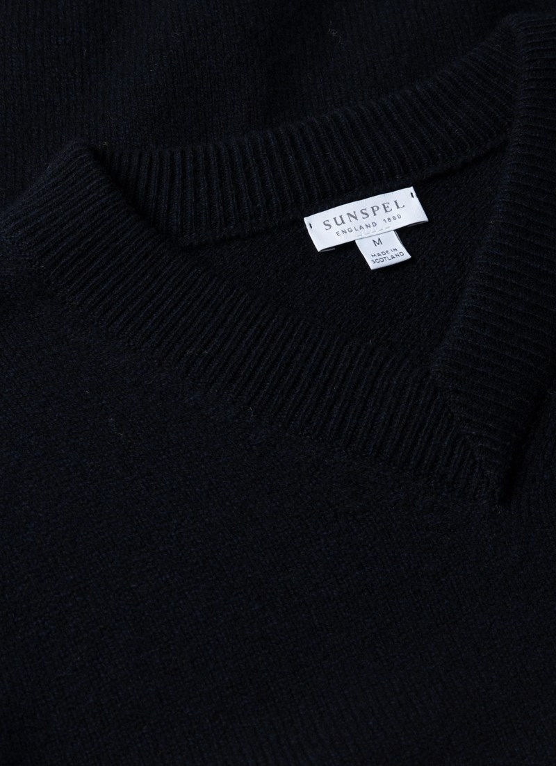 Tröja lambswool v-neck navy 4