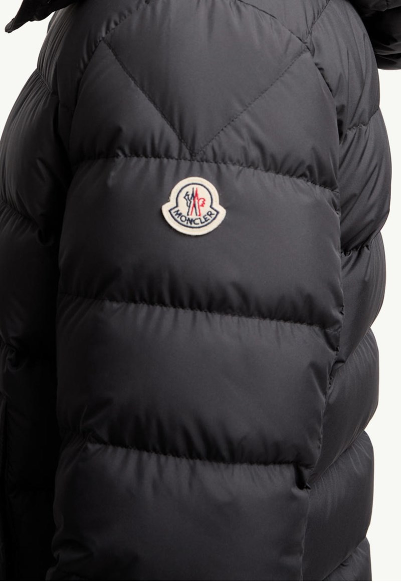 Jacka montbrocq black 2