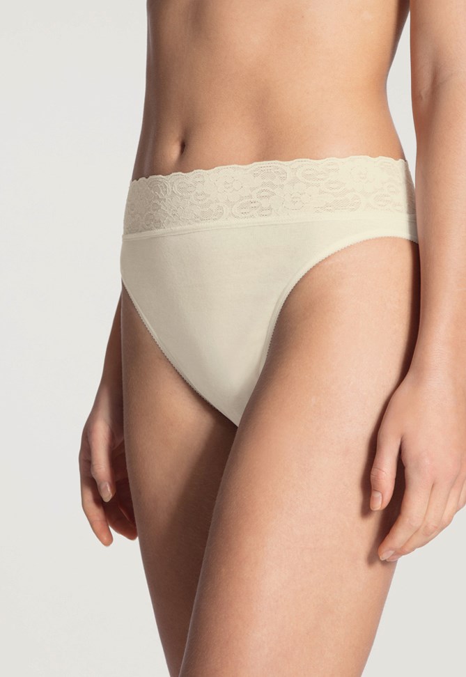 Trosa lycraspitze brief champagne crème 2