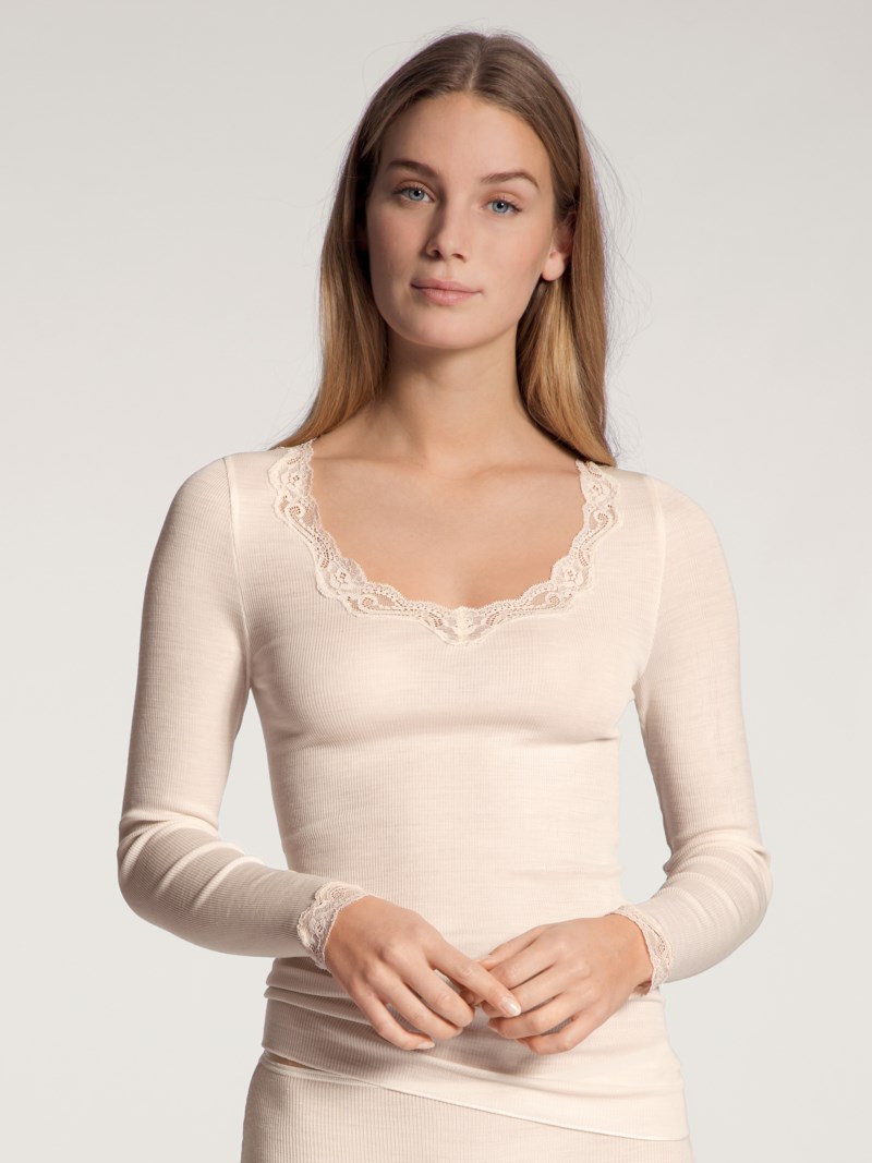 Långärmad topp richesse lace light ivory 2
