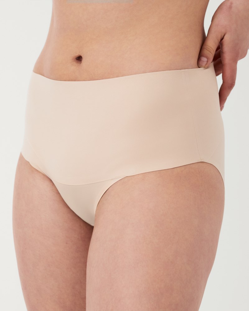 Undie-tectable brief very black 2