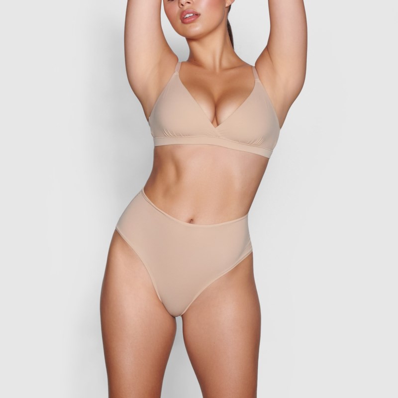 Fits everybody crossover bralette sand 14