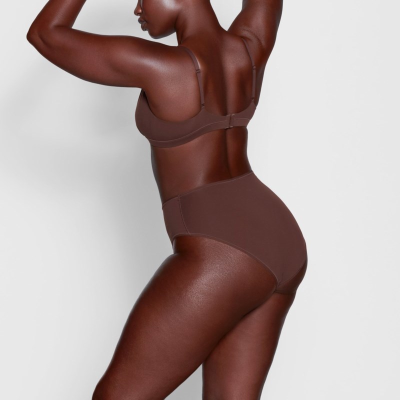 Fits everybody crossover bralette sand 3