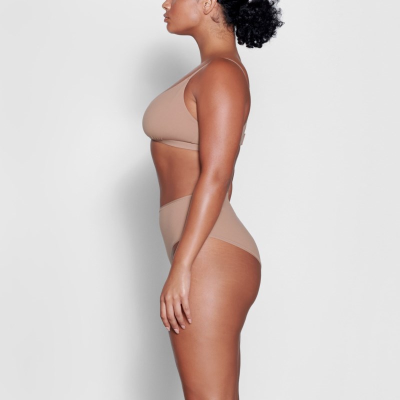 Fits everybody crossover bralette sand 9
