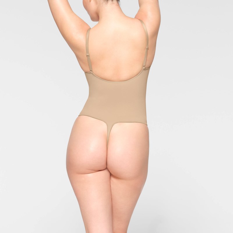 Bodysuit seamless sculpt thong sand 16