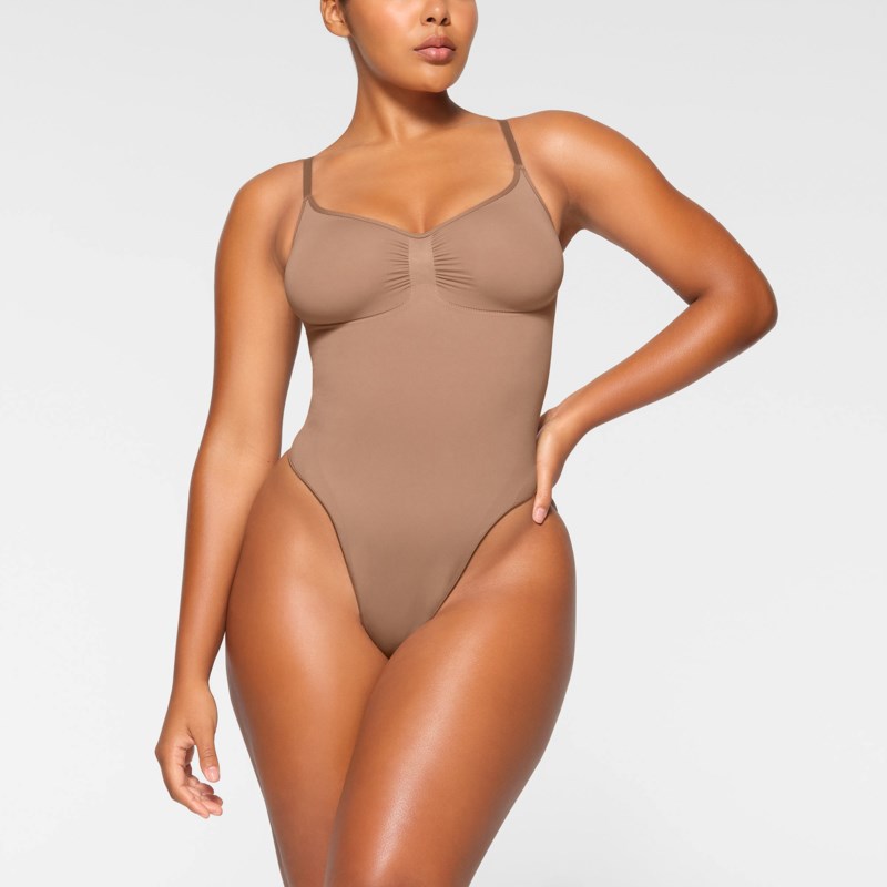 Bodysuit seamless sculpt thong sand 2