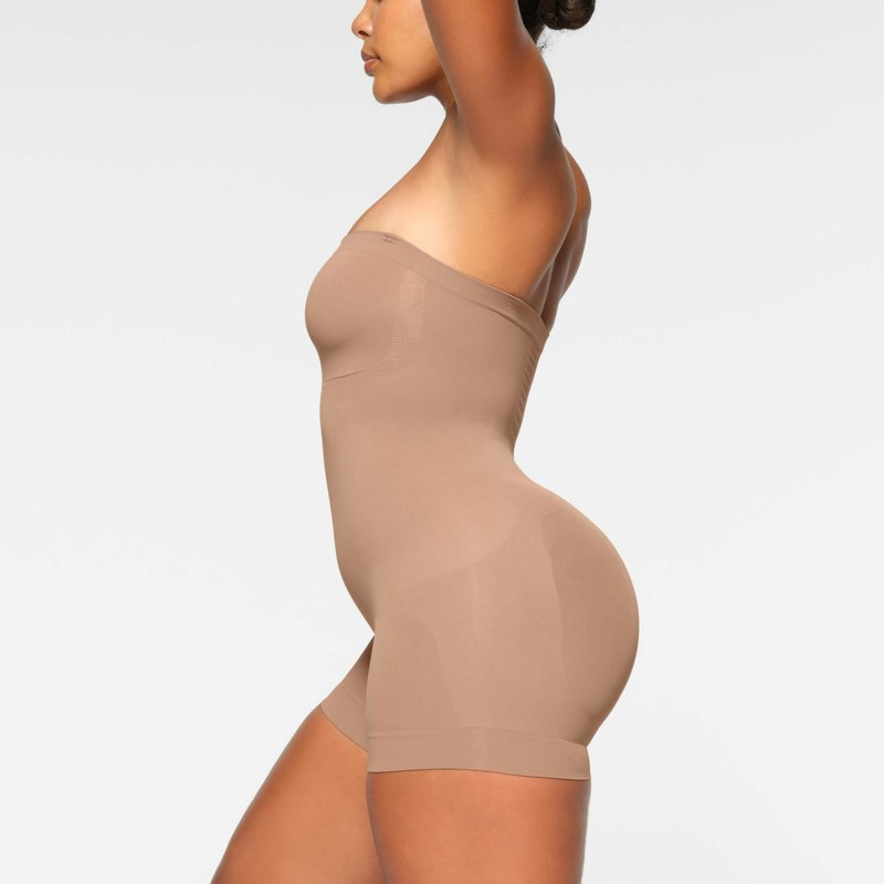 SKIMS Bodysuit seamless sculpt strapless shortie shapewear dam – bild 3