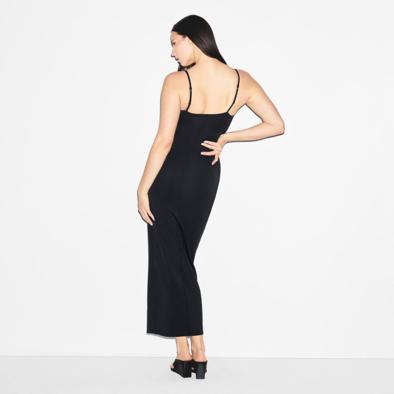 Klänning scoop neck long 4