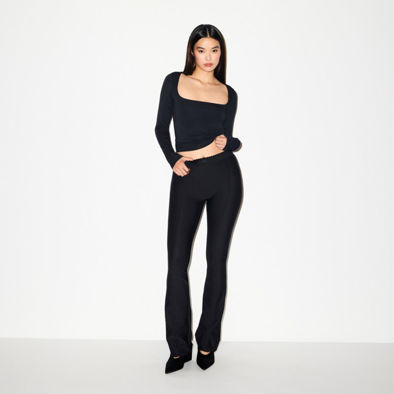 Body high-waisted flare pant 2