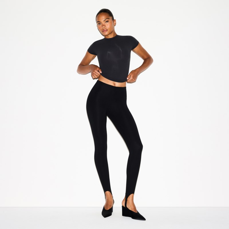 The essential collection high-waisted stirrup legging 2