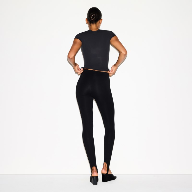 The essential collection high-waisted stirrup legging 4