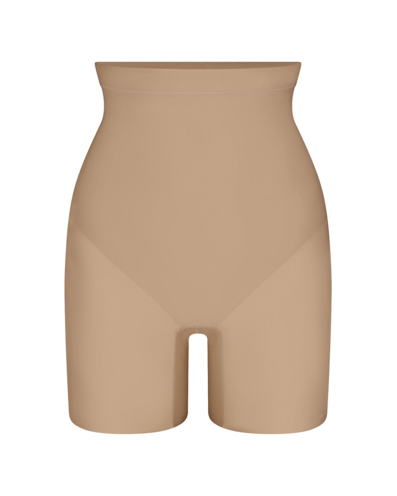 Body core sculpt mid rise short onyx 2