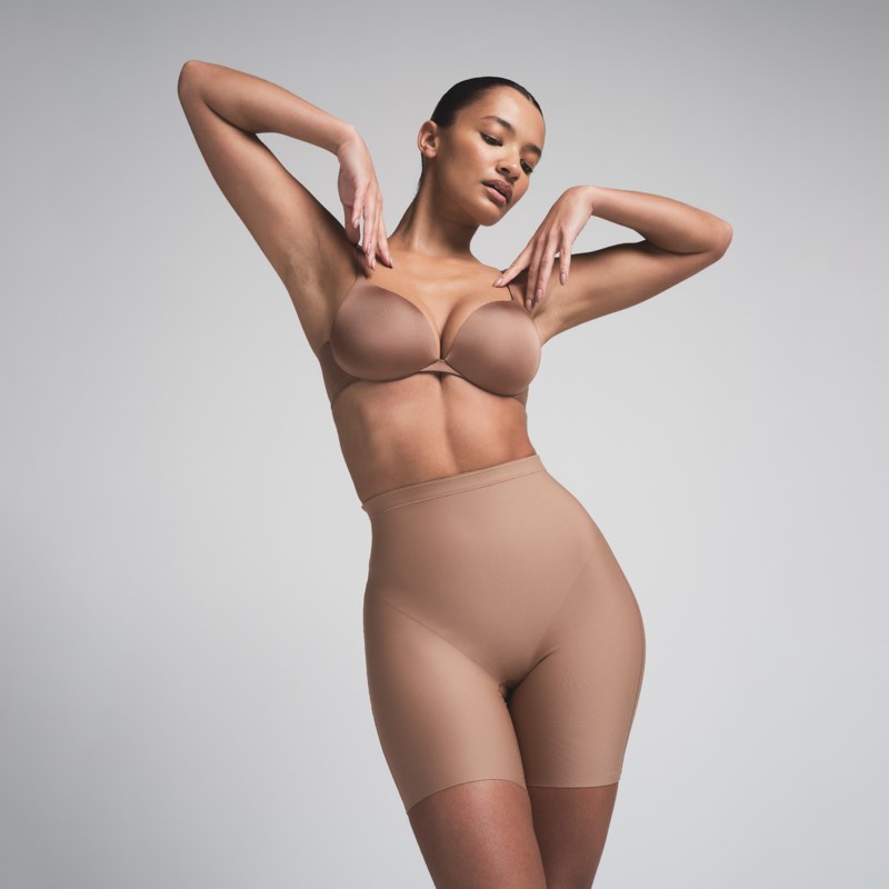 SKIMS Body core sculpt mid rise short bodies dam – bild 2