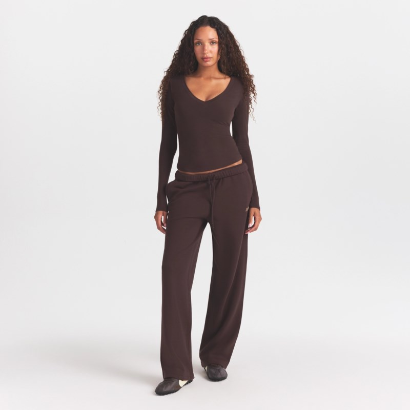 SKIMS Byxa cotton fleece straight leg pant with embossed logo dam – bild 2