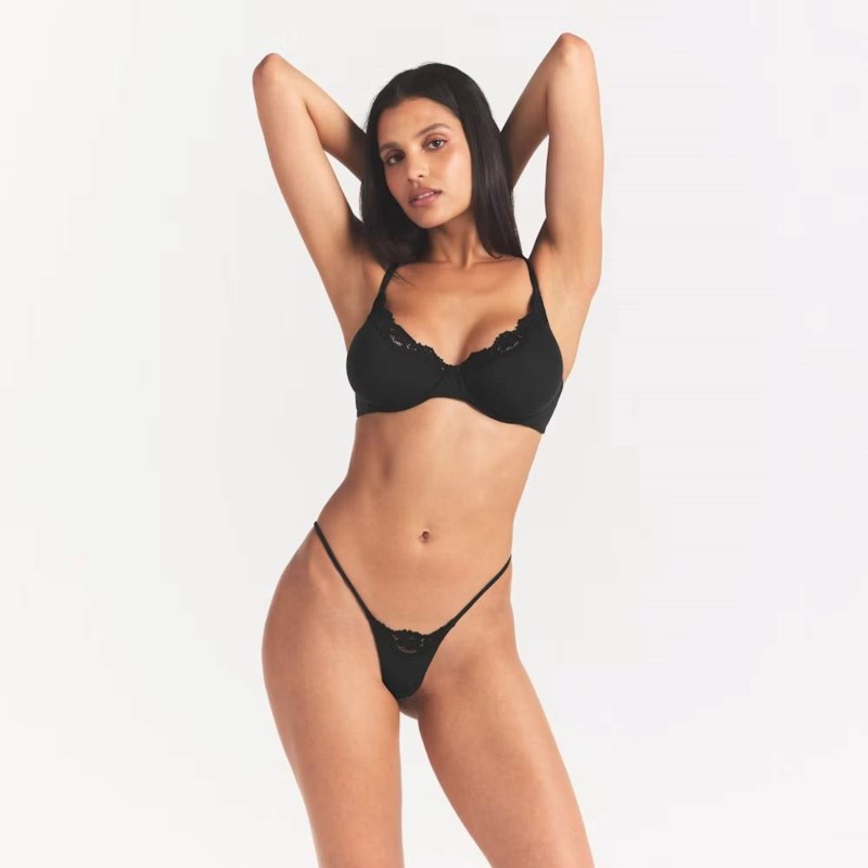 SKIMS Trosa fits everybody lace string dam – bild 4