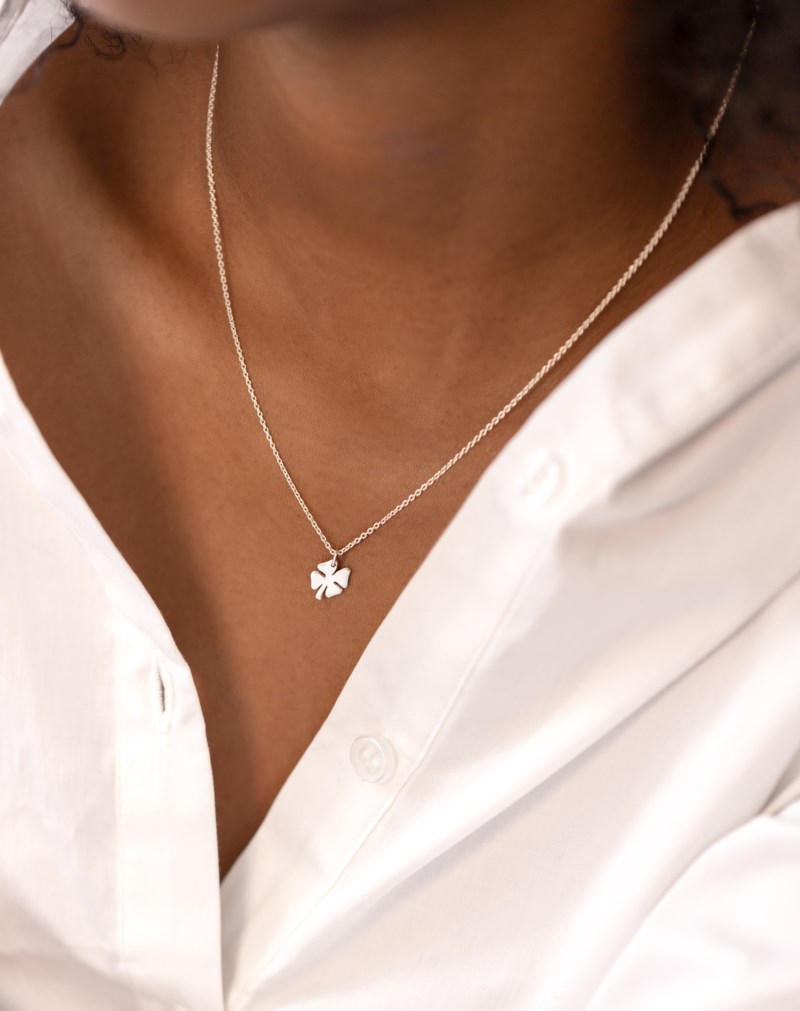 Halsband bring me luck silver 2