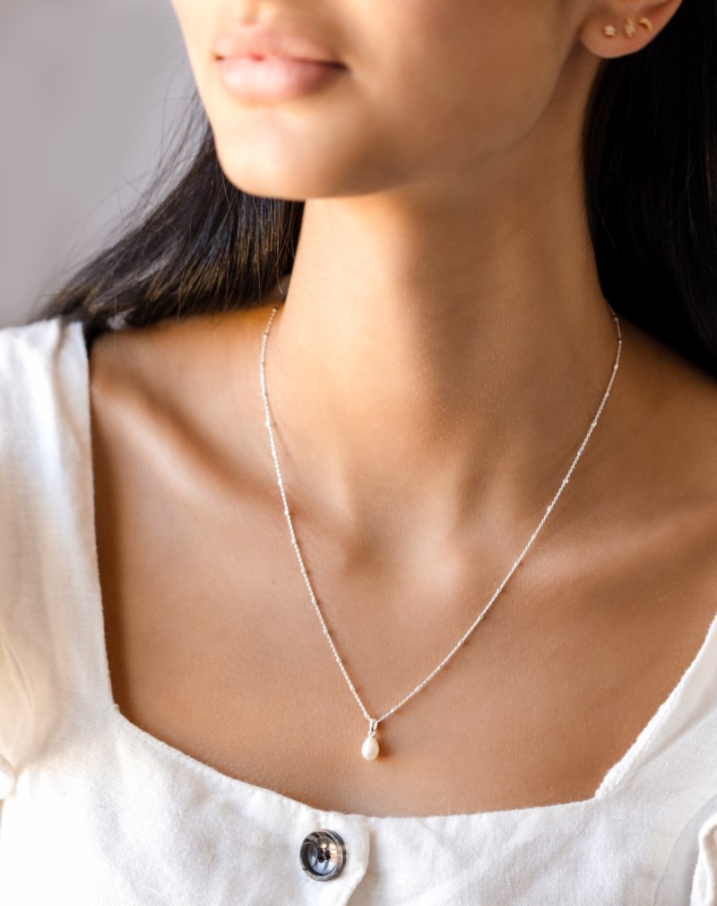 Halsband treasure single pearl silver 4