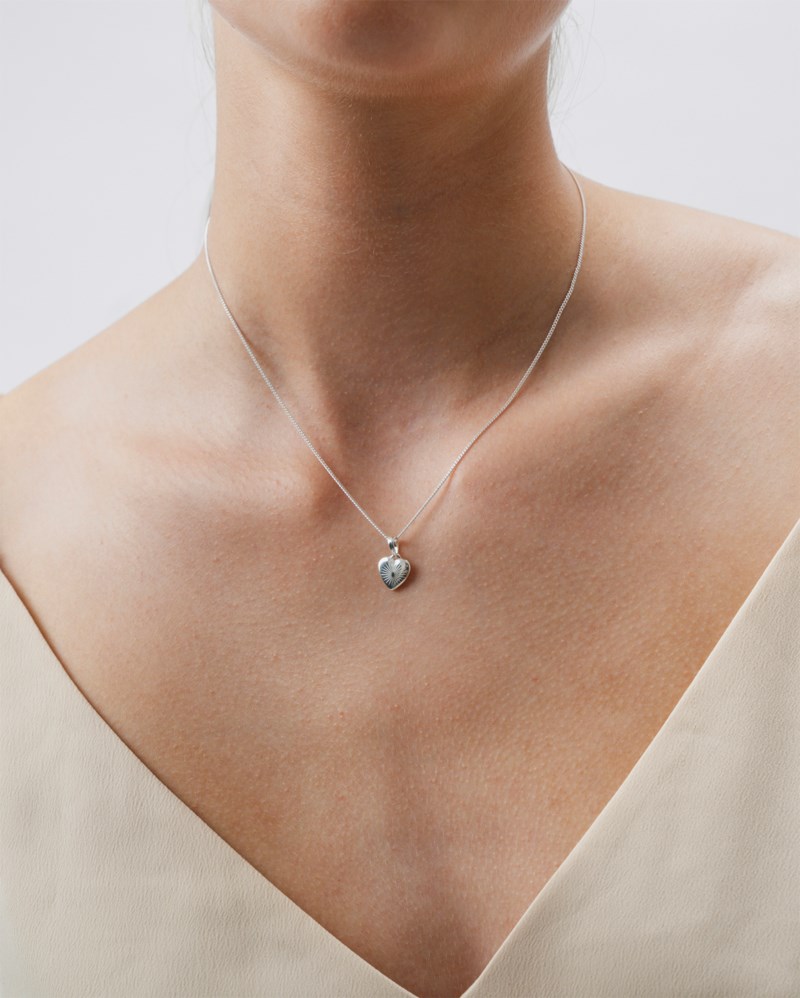 Halsband sunburst heart necklace silver 2