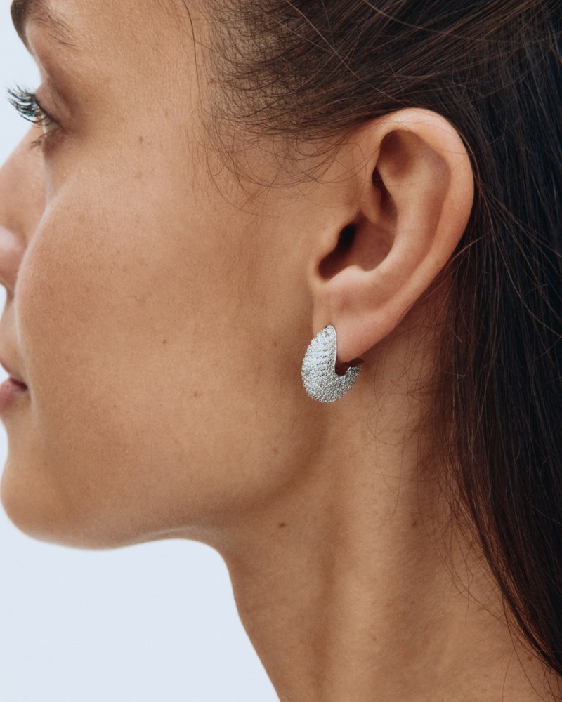 Örhängen wi25 bisque pavé hoops förgyllt stål 2