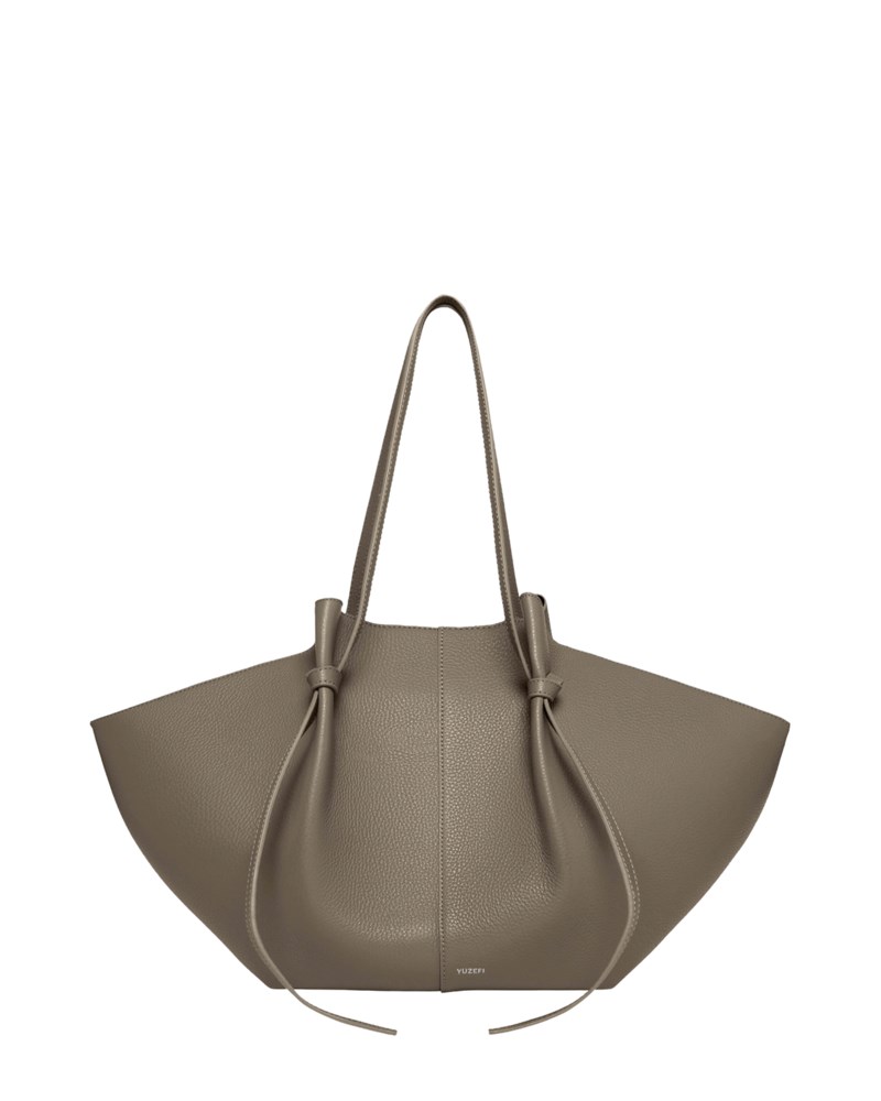 Yuzefi Väska large mochi taupe pebble grained leather