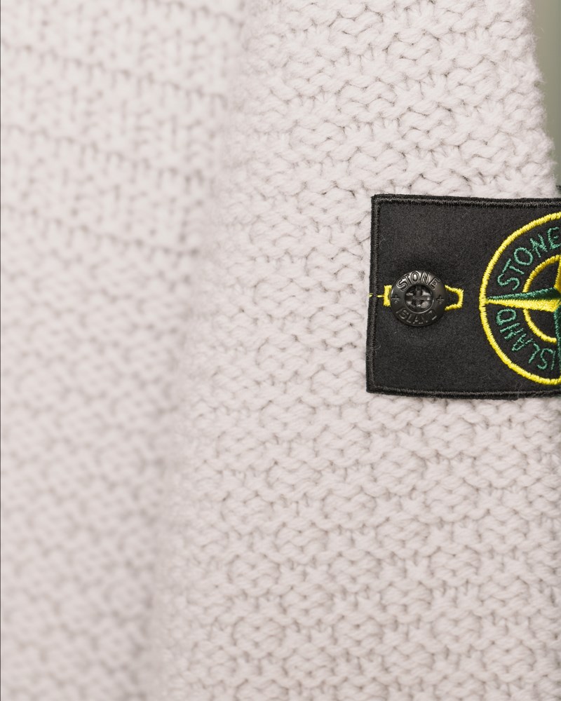 Stickad tröja mock neck pearl grey 5