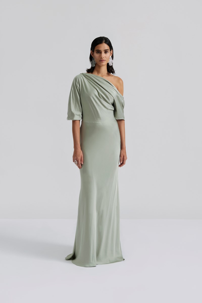 Klänning marisa asymmetrical satin maxi sage 2