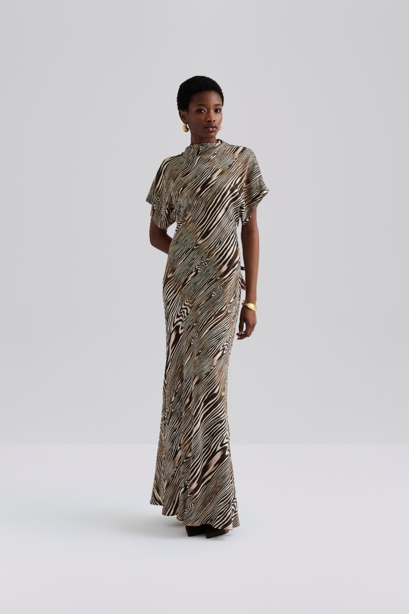 Klänning alivia short sleeve satin maxi 2