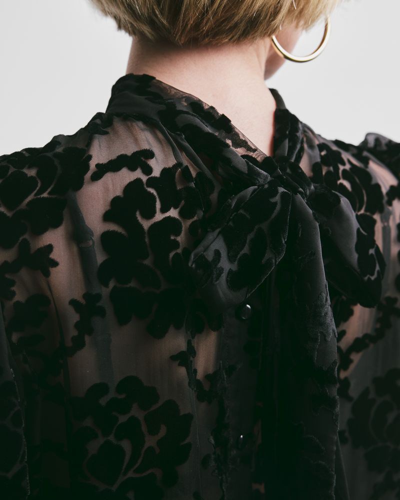Topp velvet flared black 4