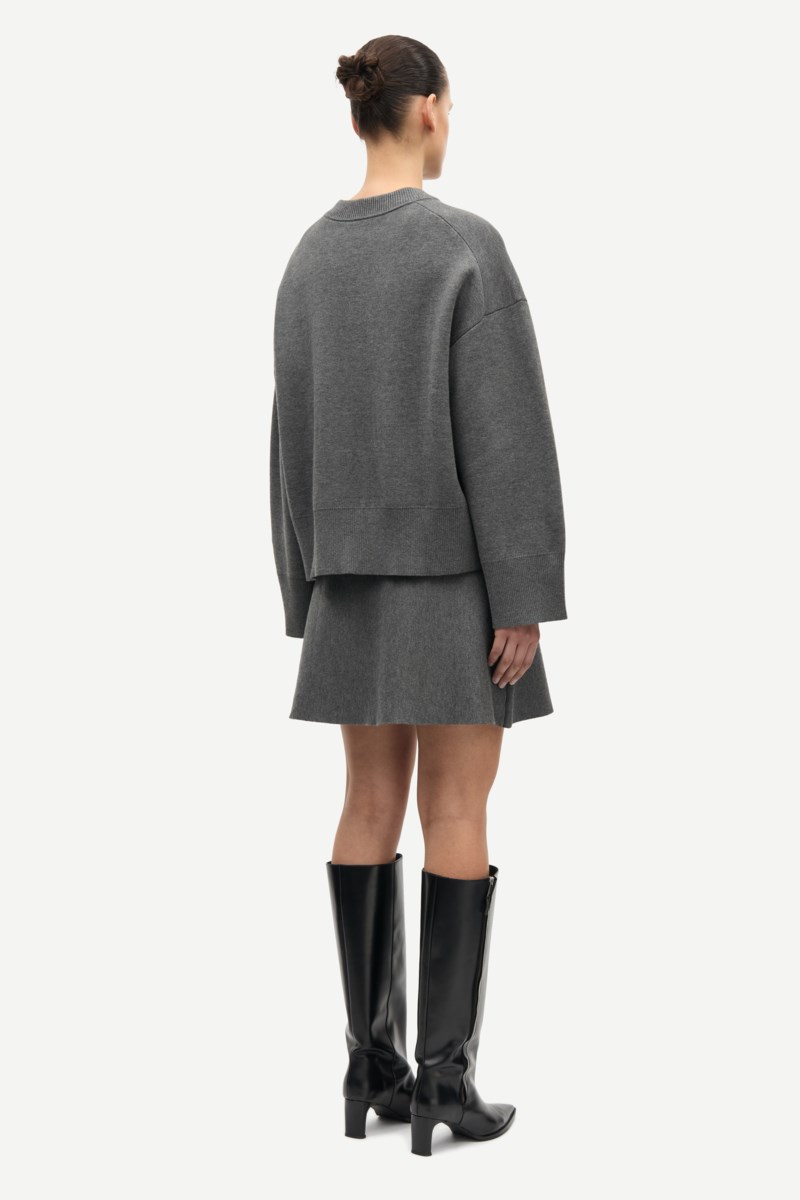 Tröja saluta v neck dark grey 3