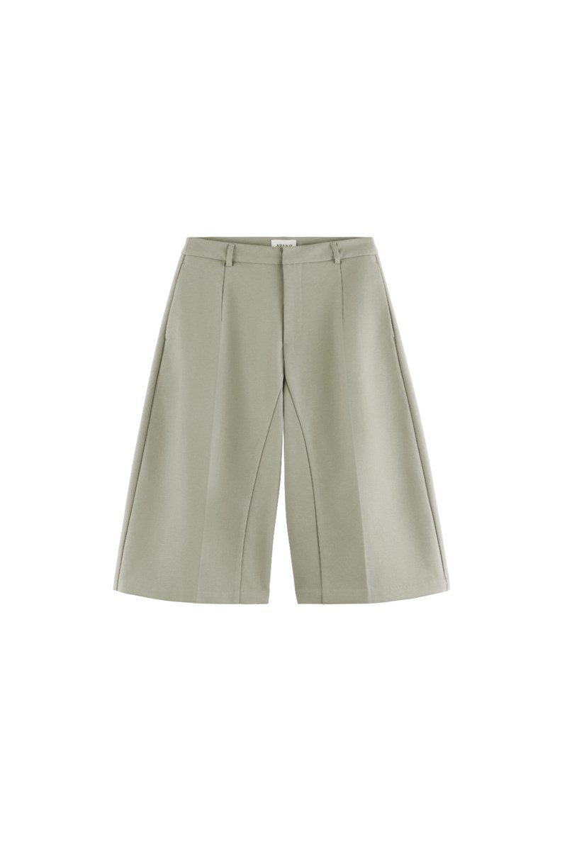 Bermuda barrel shorts