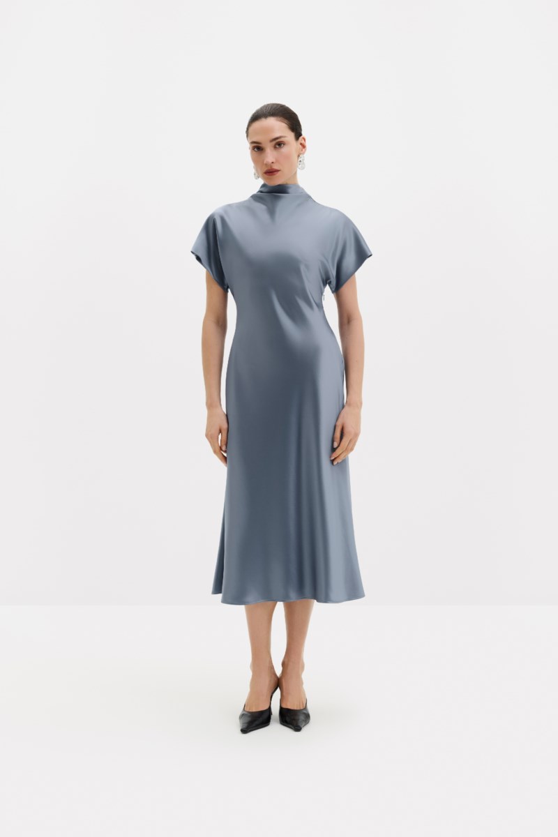 Klänning alivia short satin midi 2