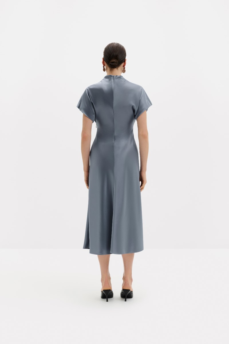 Klänning alivia short satin midi 3