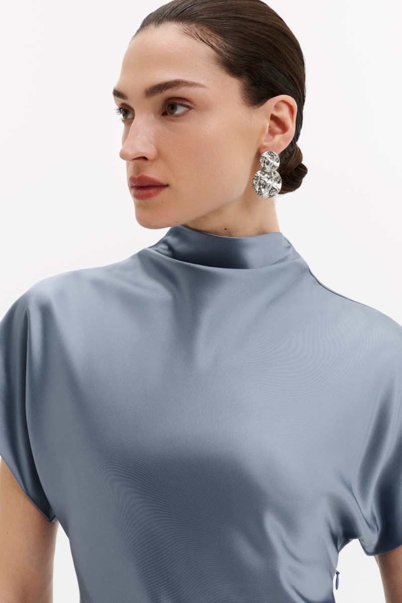 Klänning alivia short satin midi 4