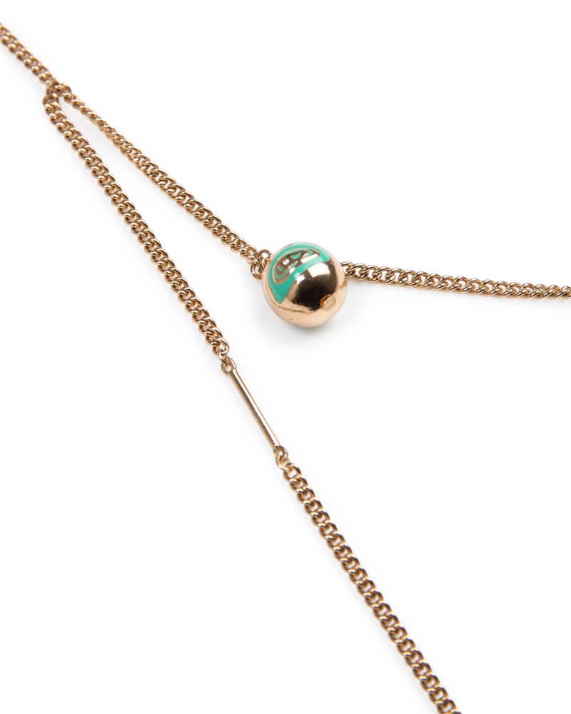 Halsband esordio 5