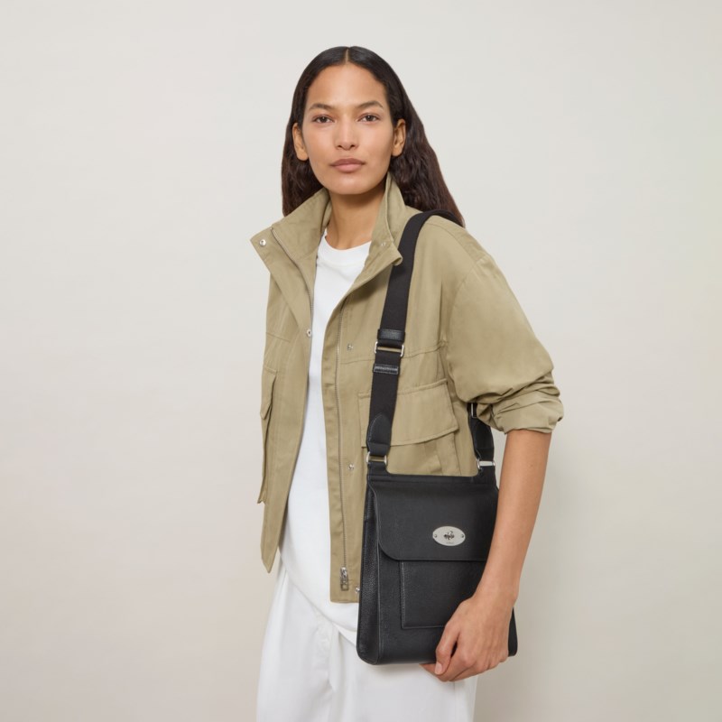 Antony black small classic grain 2